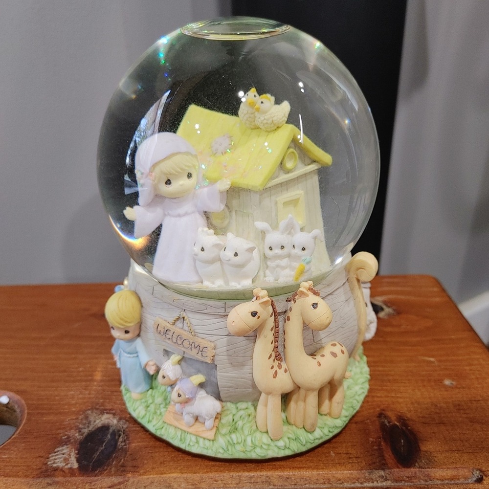 Precious Moments Noahs Ark Musical Snow Globe By The Beautiful Sea Enesco 2000